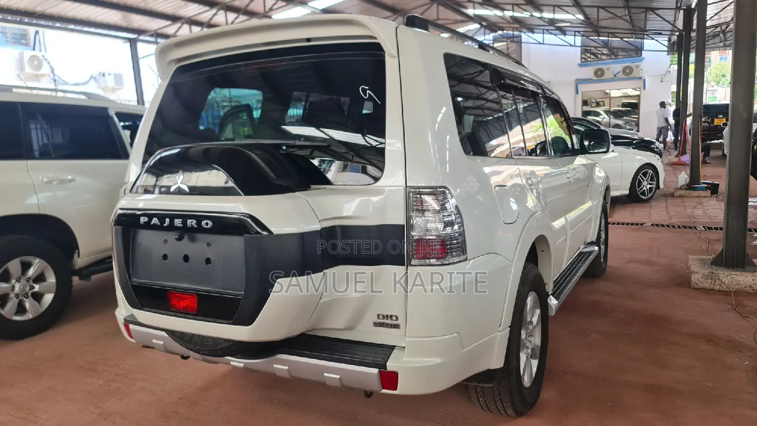 Mitsubishi Pajero 2017 White