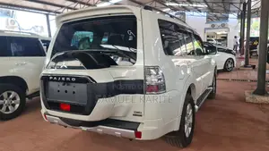 Mitsubishi Pajero 2017 White