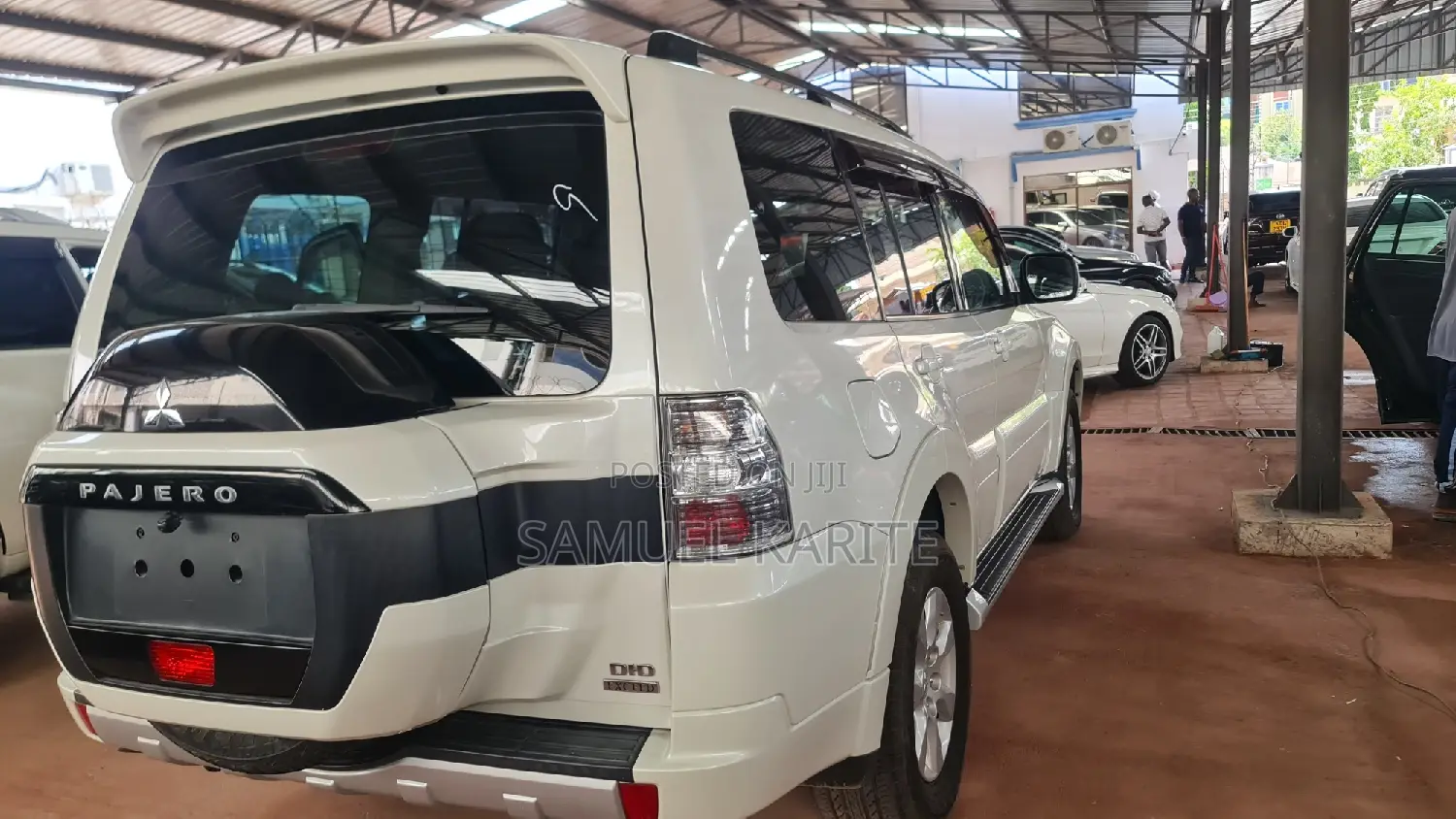 Mitsubishi Pajero 2017 White