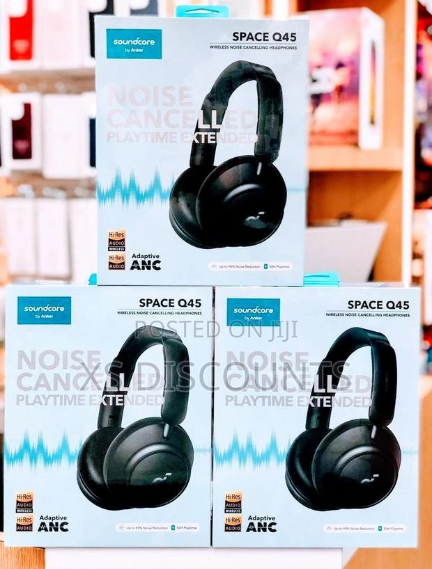 Space Q45 Headphones - main view