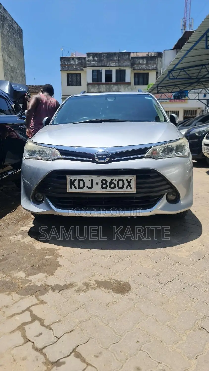 Toyota Corolla Fielder 2016 Silver