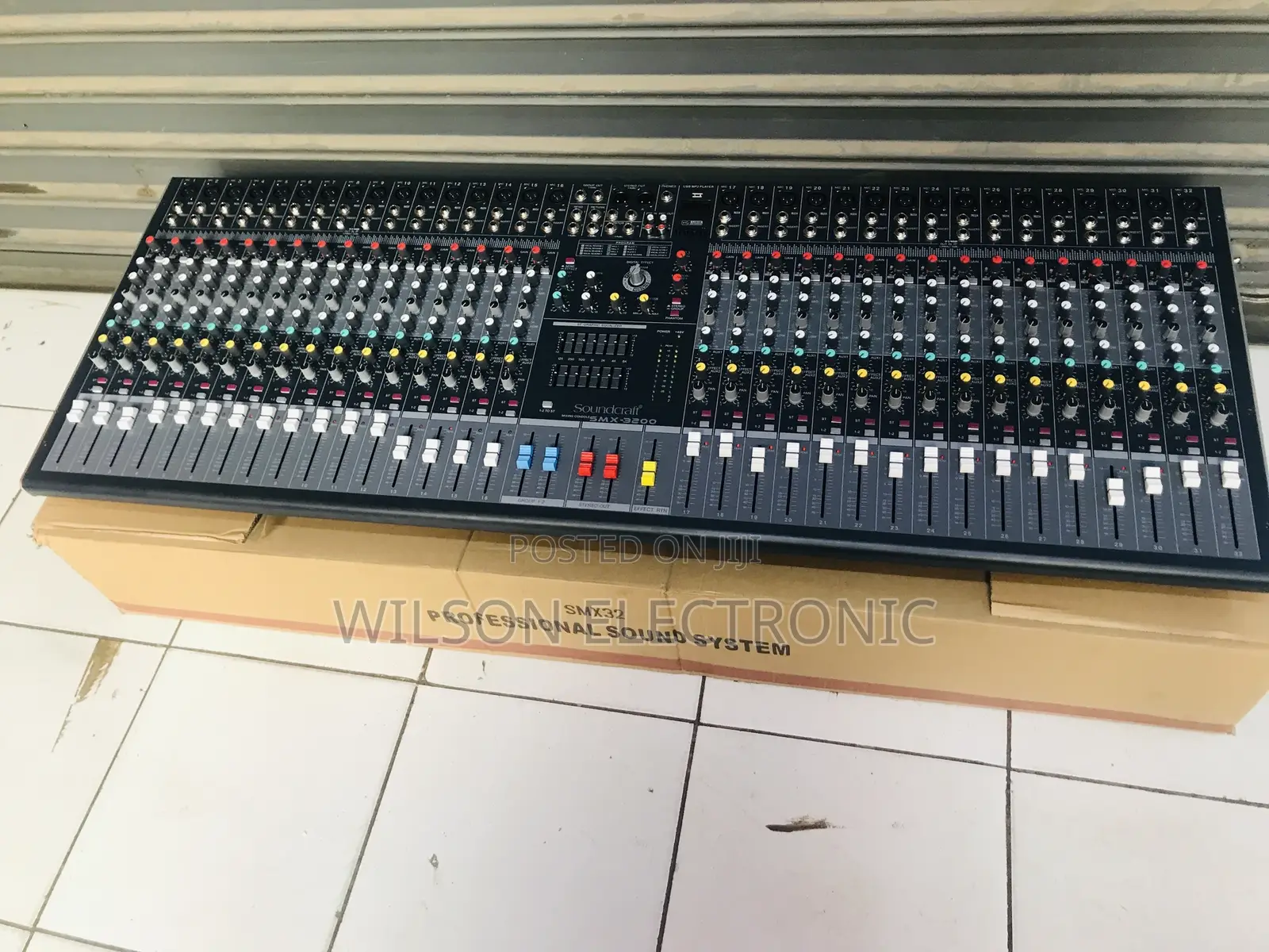 SMX3200 Plain Mixer. 32 Channel