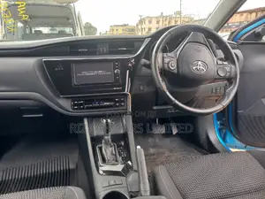 Toyota Auris 2017 Blue