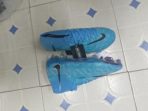 Kids Soccer Shoes - thumbnail 3