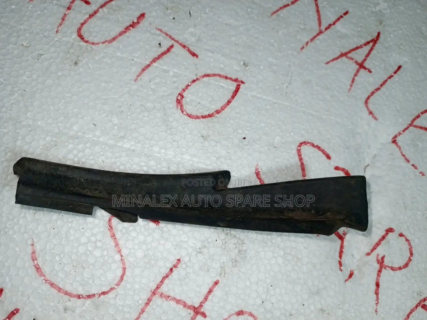 Ex-Japan Lexus Rx Windscreen Finisher