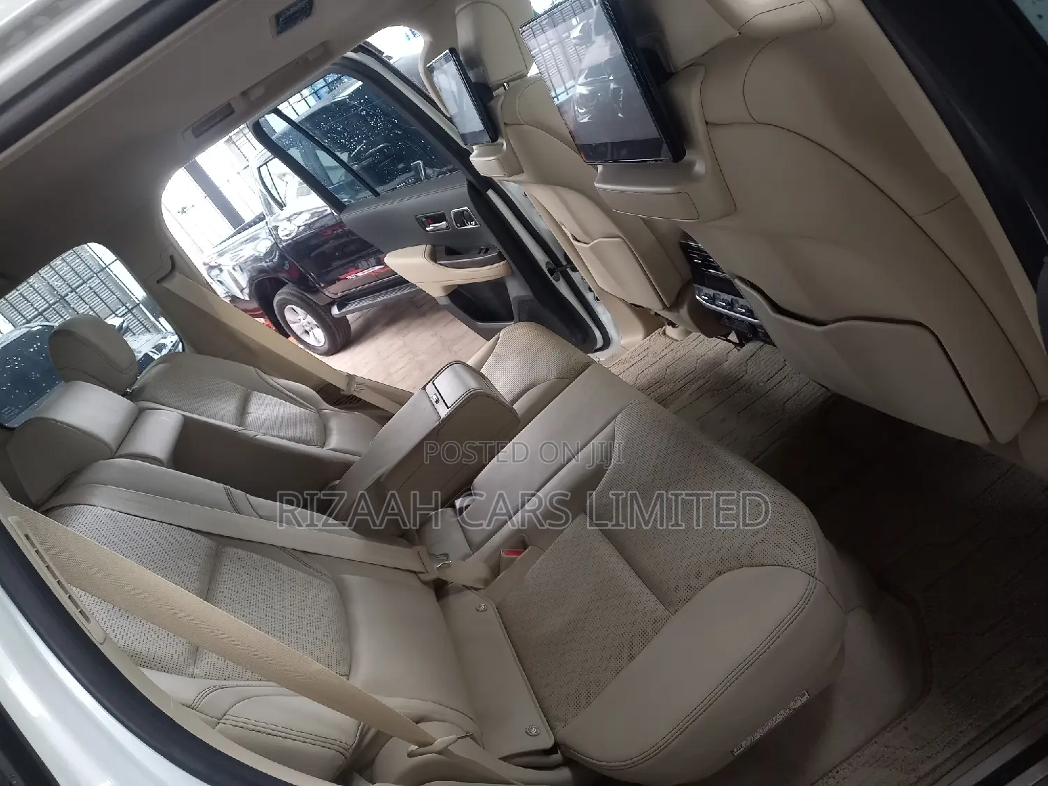 Toyota Land Cruiser 3.3 Diesel 4WD 2022 White