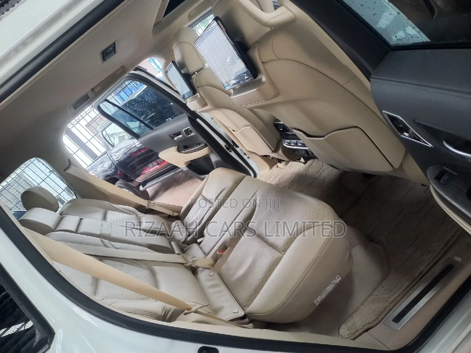 Toyota Land Cruiser 3.3 Diesel 4WD 2022 White