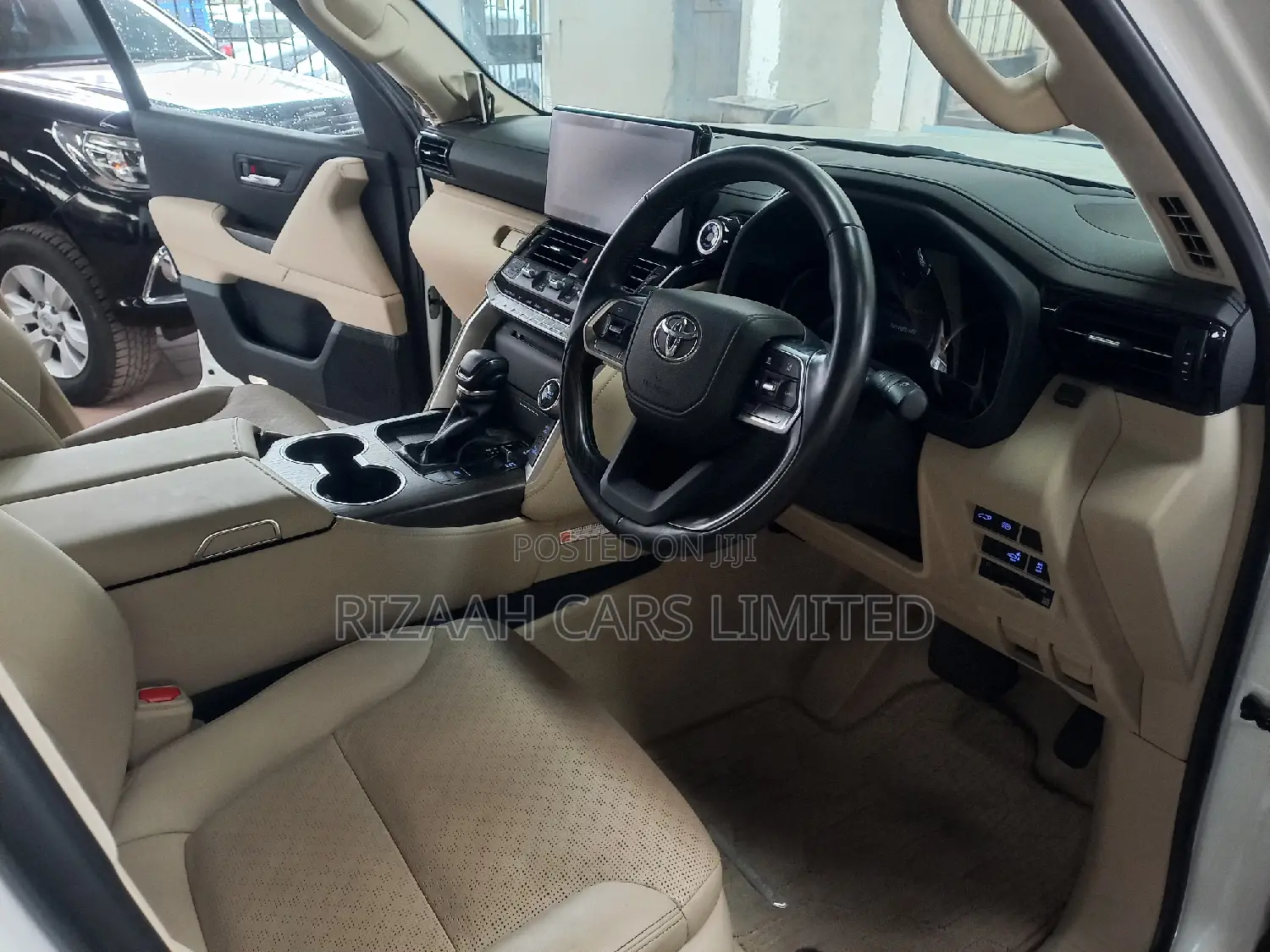 Toyota Land Cruiser 3.3 Diesel 4WD 2022 White