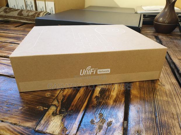Ubiquiti Unifi //UAP-AC-LR/ Wireless Long Range Access Point - main view
