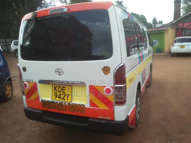 Toyota HiAce 2014 White