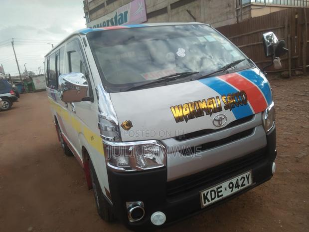 Toyota HiAce 2014 White - thumbnail 3