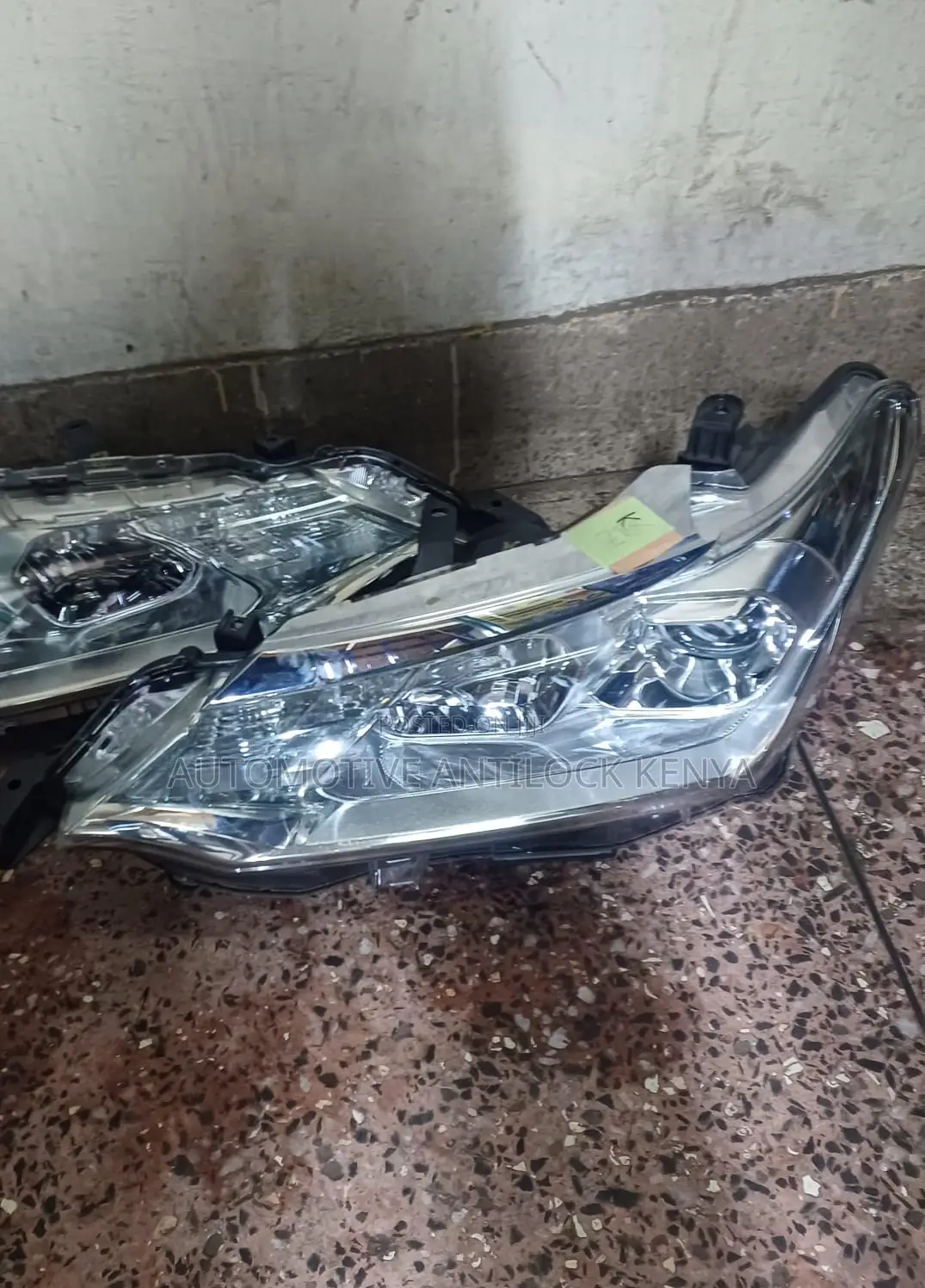 Axio 165 Non Xenon Headlights Available