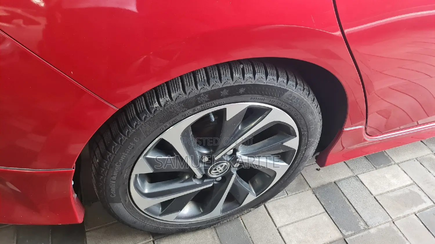 Toyota Auris 2017 Red
