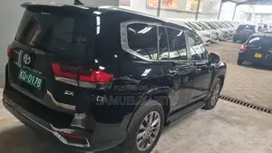 Toyota Land Cruiser 2023 Black