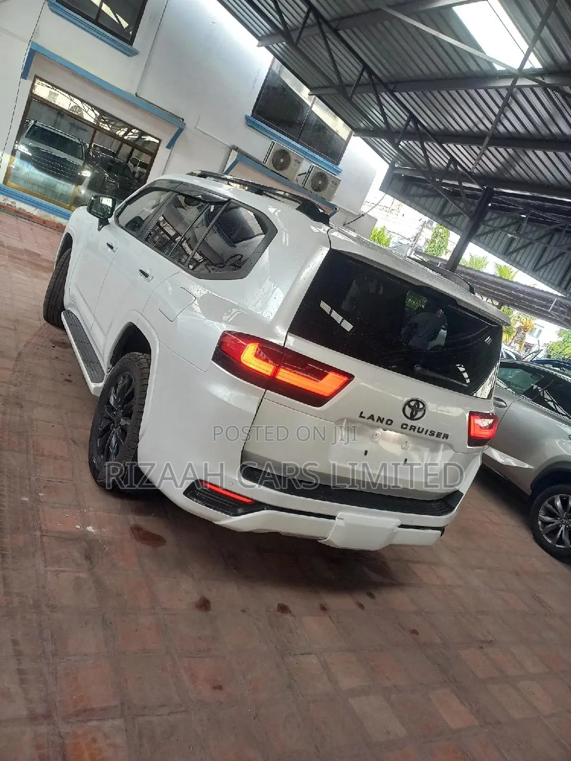 Toyota Land Cruiser 3.3 Diesel 4WD 2022 White