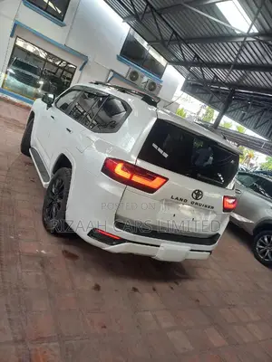 Toyota Land Cruiser 3.3 Diesel 4WD 2022 White
