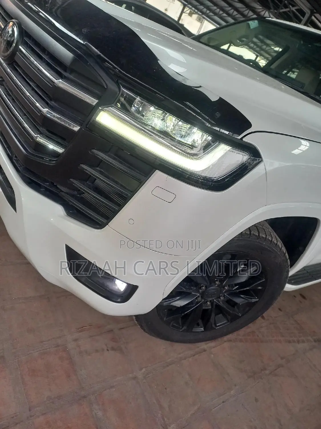Toyota Land Cruiser 3.3 Diesel 4WD 2022 White
