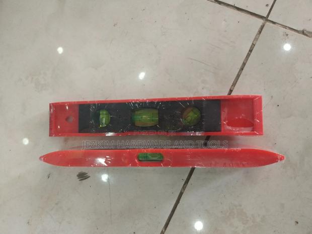 Small Magnetic Spirit Level  - thumbnail 2