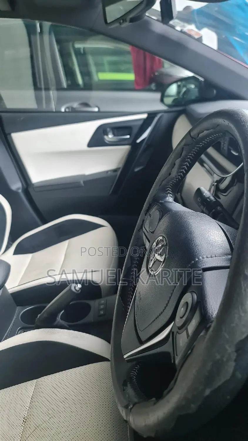 Toyota Auris 2017 Red