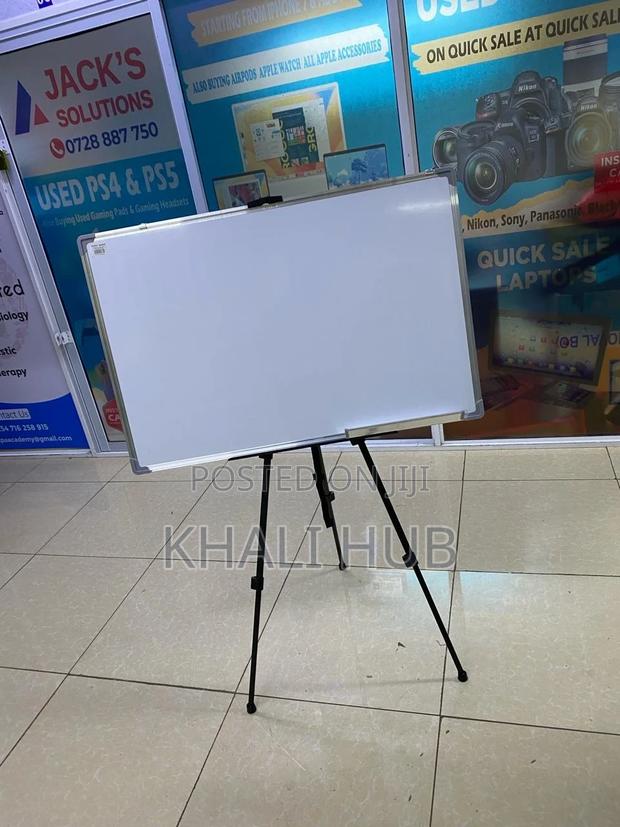 White Board• White Board° White Board' White Board - main view