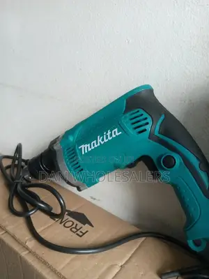 Makita Electric High Power 710 Watts Hammer Drill