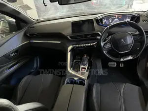 Peugeot 3008 2018 Brown