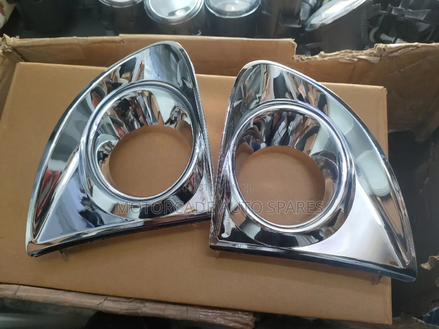 Fielder 2012/2013 Chrome Fog Lights Covers