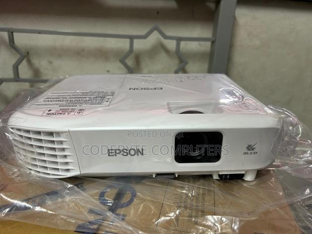 Epson Eb-e01 3300 Lumens !! Epson Eb-e01 3300 Lumens - thumbnail 2