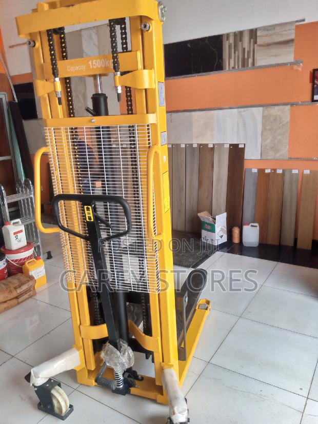 Manual Stacker - 1.5 Ton, 6meters - main view
