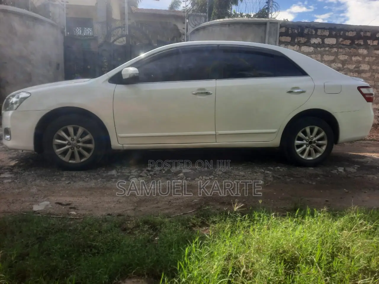 Toyota Premio 2014 White