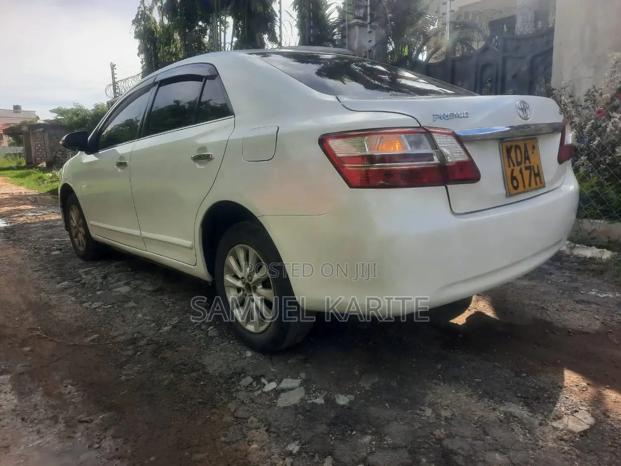 Toyota Premio 2014 White