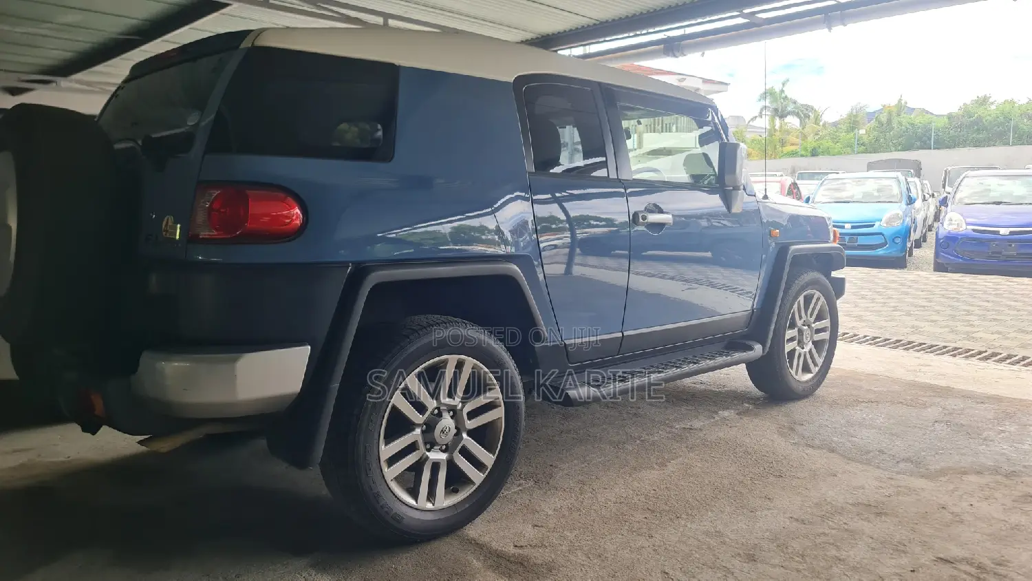 Toyota FJ Cruiser 2016 Blue