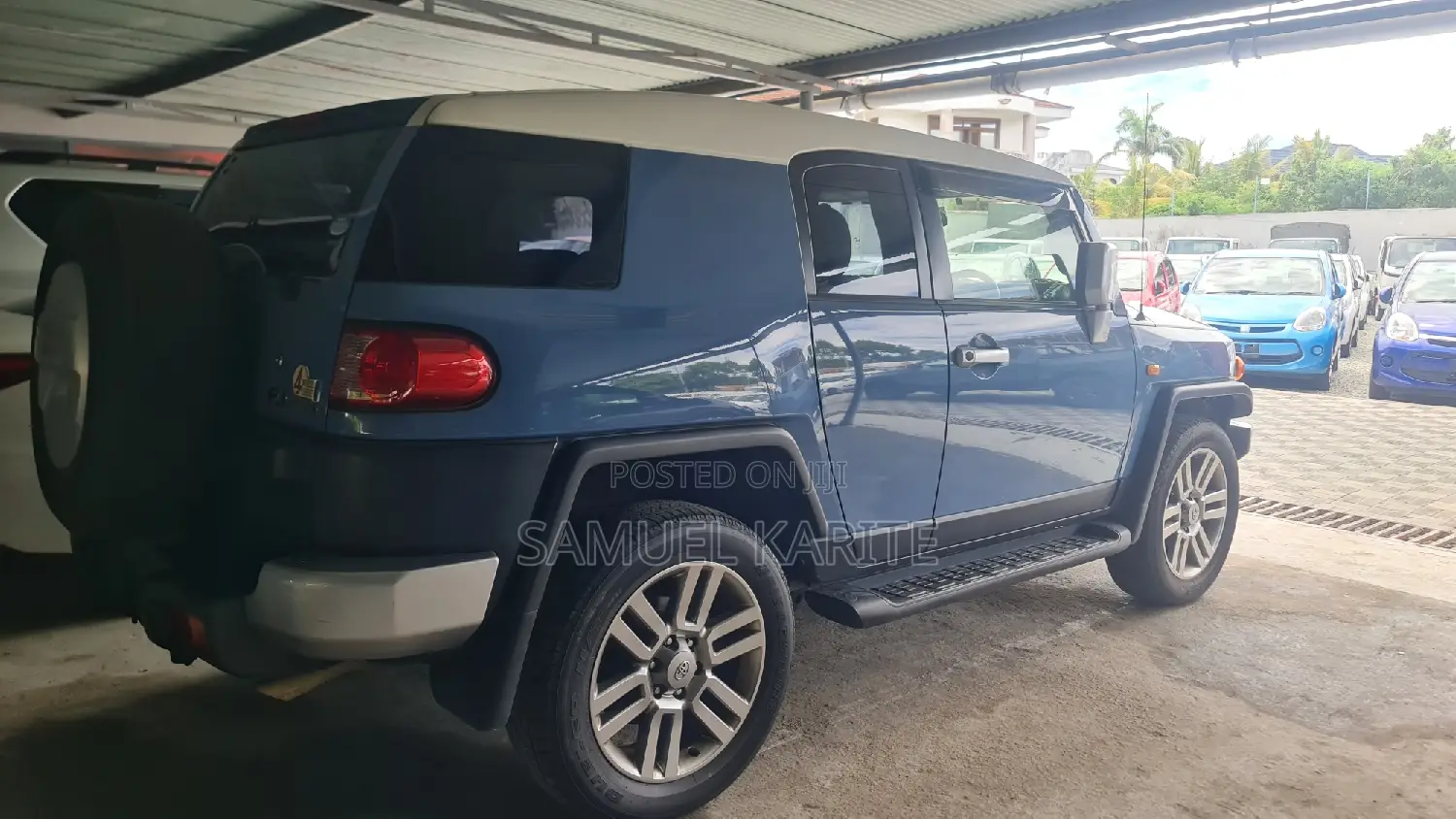 Toyota FJ Cruiser 2016 Blue