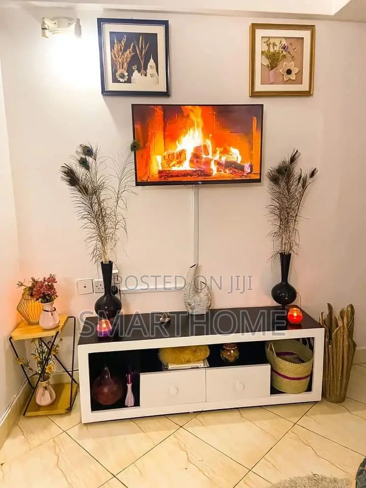 Airbnb One Bedroom South B