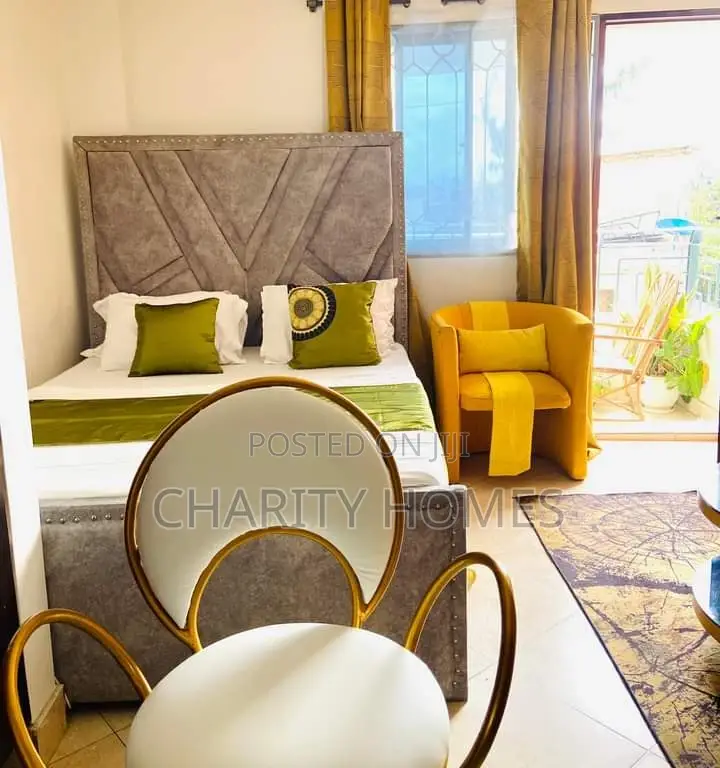 Airbnb One Bedroom South B