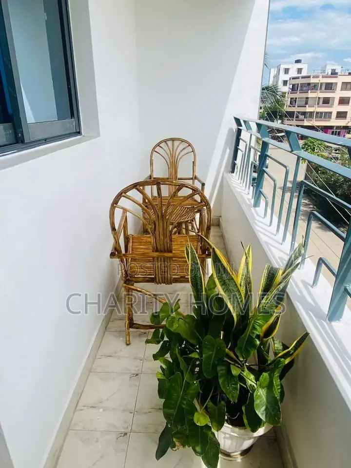 Airbnb One Bedroom South B