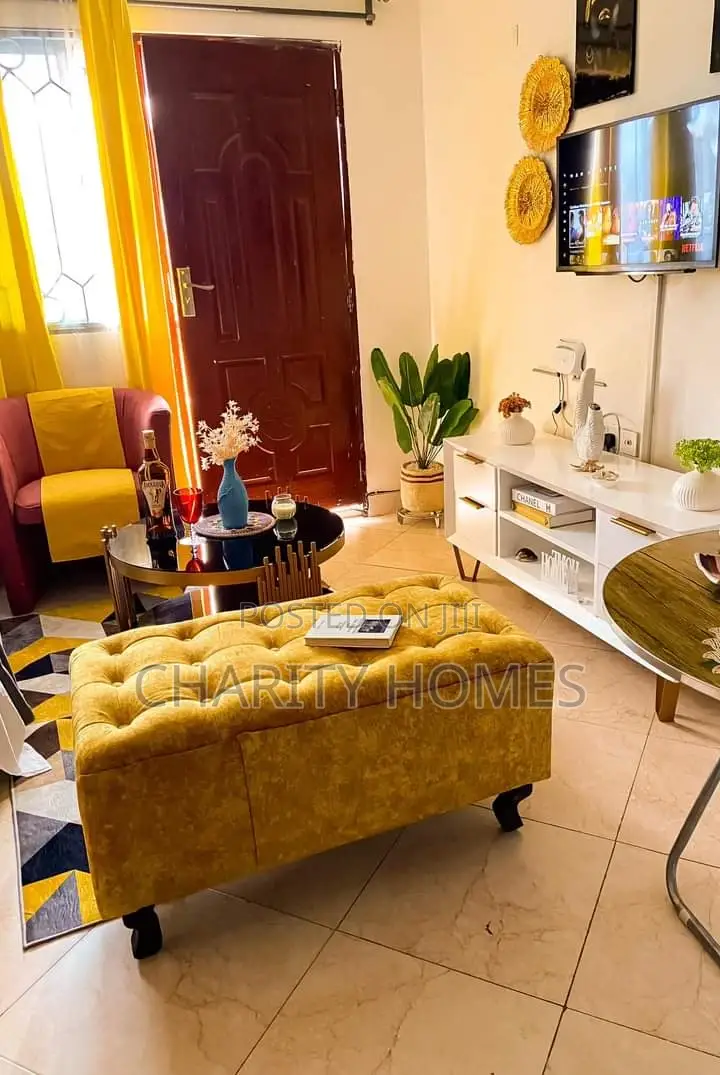 Airbnb One Bedroom South B