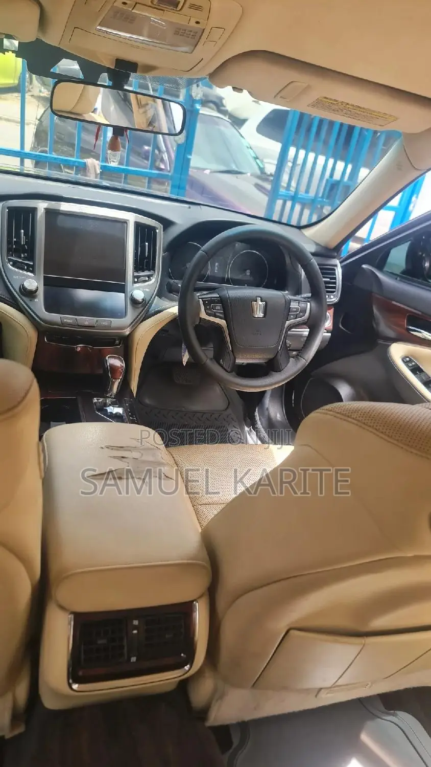 Toyota Crown 2015 Black
