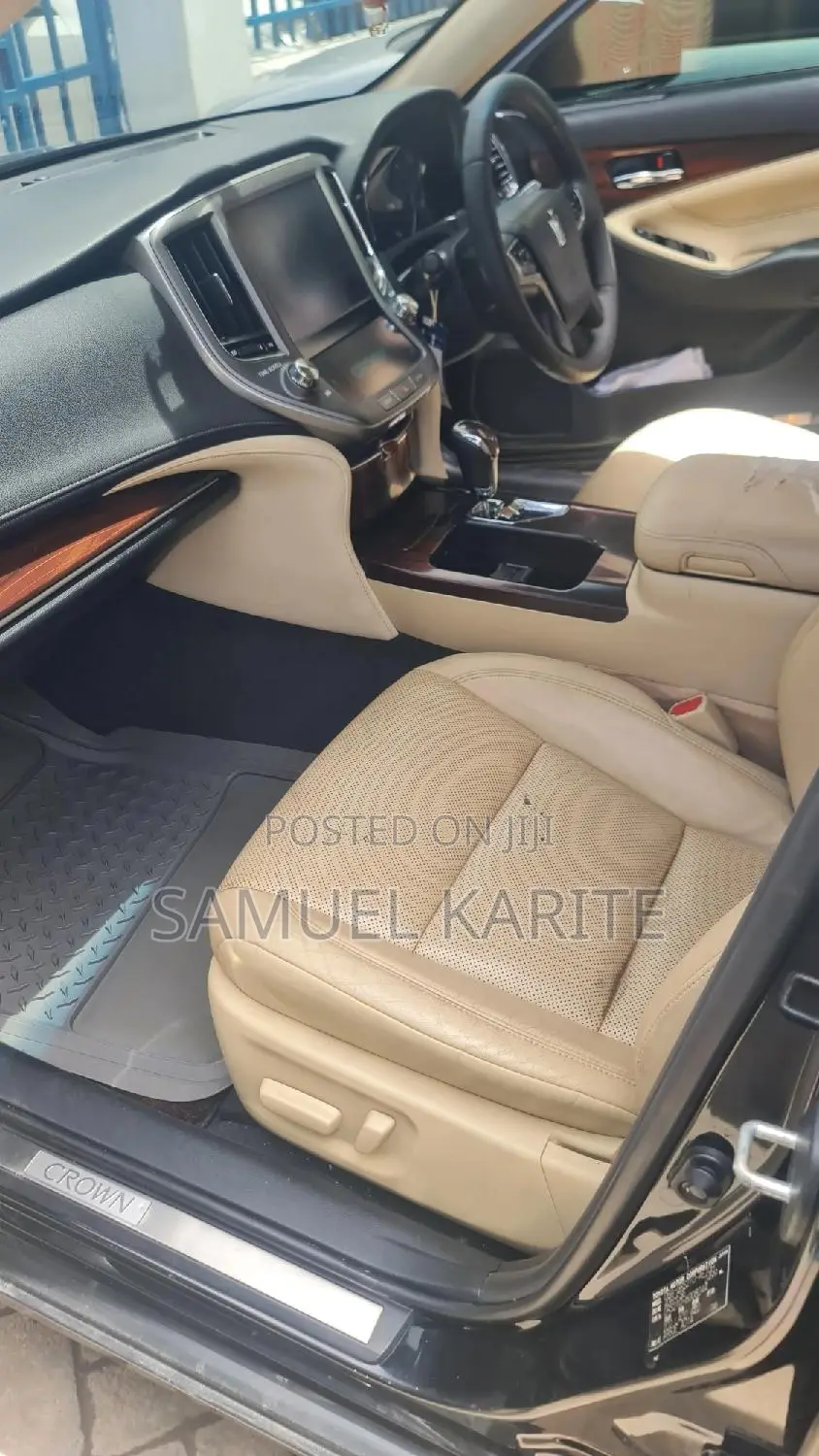 Toyota Crown 2015 Black