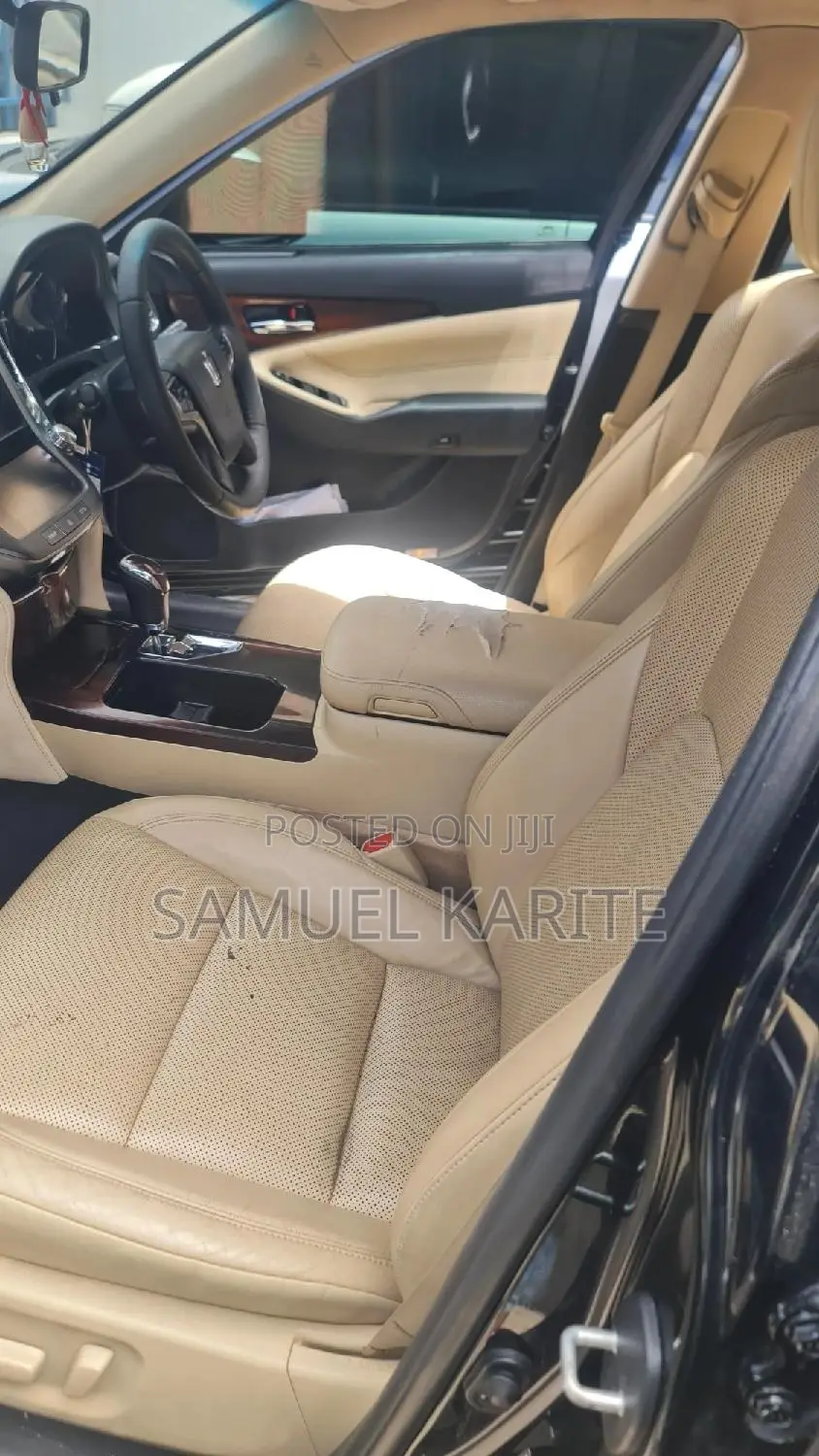 Toyota Crown 2015 Black