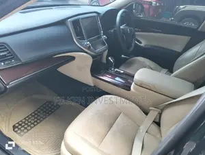 Toyota Crown 2016 Black