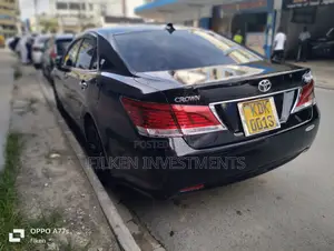 Toyota Crown 2016 Black