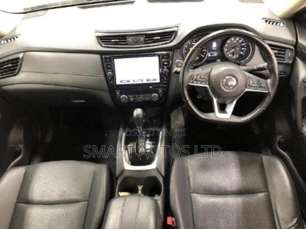 Nissan X-Trail 2018 Gray - thumbnail 5
