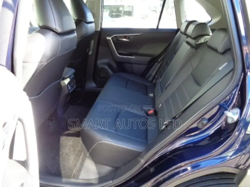 Toyota RAV4 2020 Blue