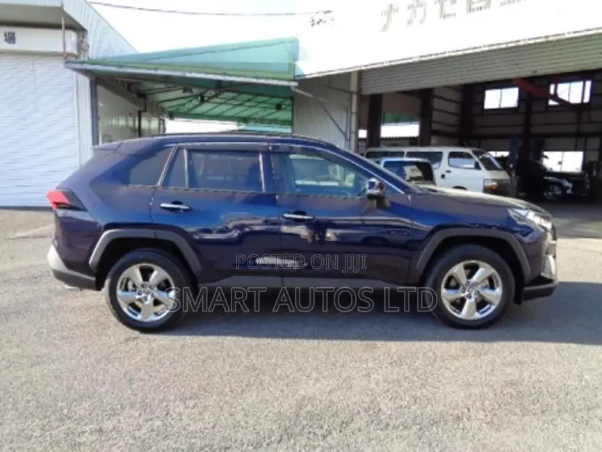 Toyota RAV4 2020 Blue