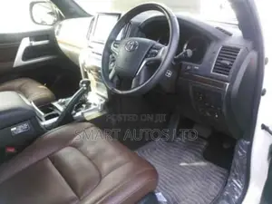 Toyota Land Cruiser 2017 Pearl