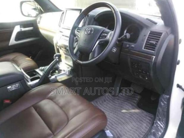 Toyota Land Cruiser 2017 Pearl - thumbnail 3
