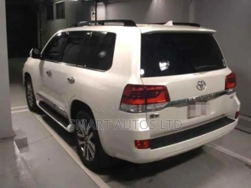 Toyota Land Cruiser 2017 Pearl