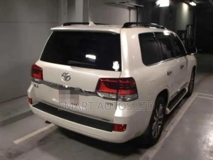 Toyota Land Cruiser 2017 Pearl
