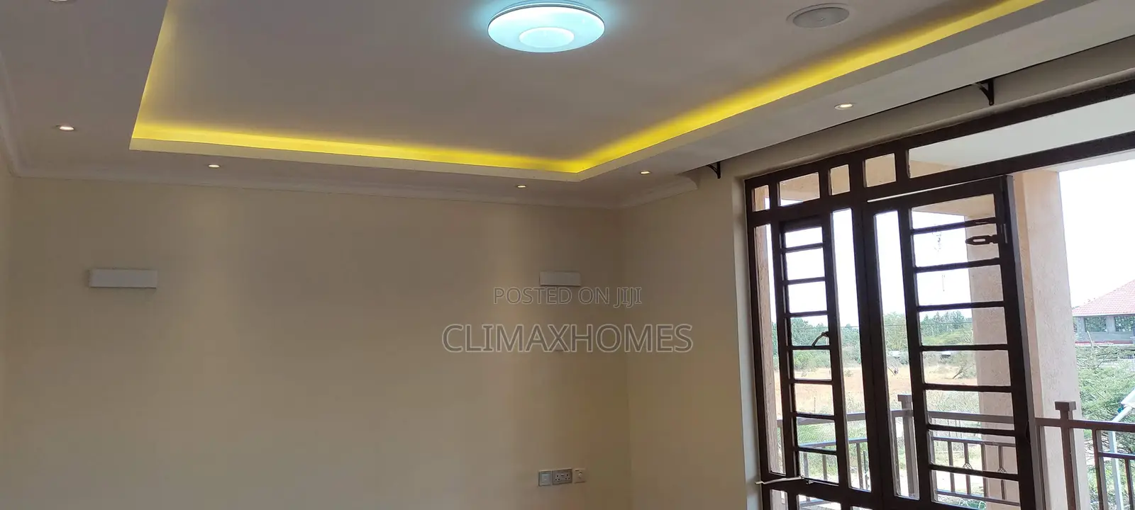 5bdrm Villa in Ololua, Oloolua for sale